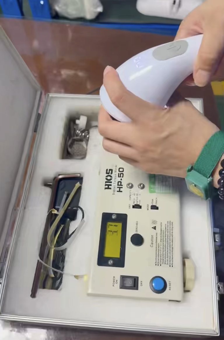 Electric scrubber sample on the test bench
